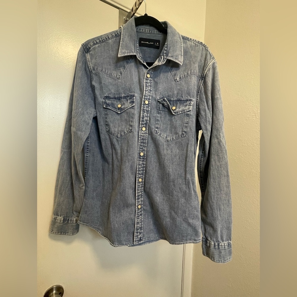 Abercrombie & Fitch Light Wash Denim Button-Down Shirt